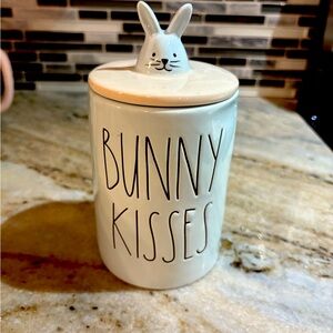 Rae Dunn Bunny Kisses Candle